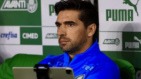 Abel Ferreira começa a fazer uma 'limpa' no elenco para 2024, mesmo sem confirmar que fica no Palmeiras - Foto: Marcello Zambrana/AGIF