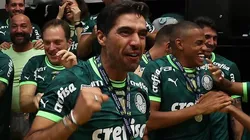Abel Ferreira comemora e discursa para jogadores do Palmeiras no vestiário - Foto: Cesar Greco/Palmeiras/by Canon