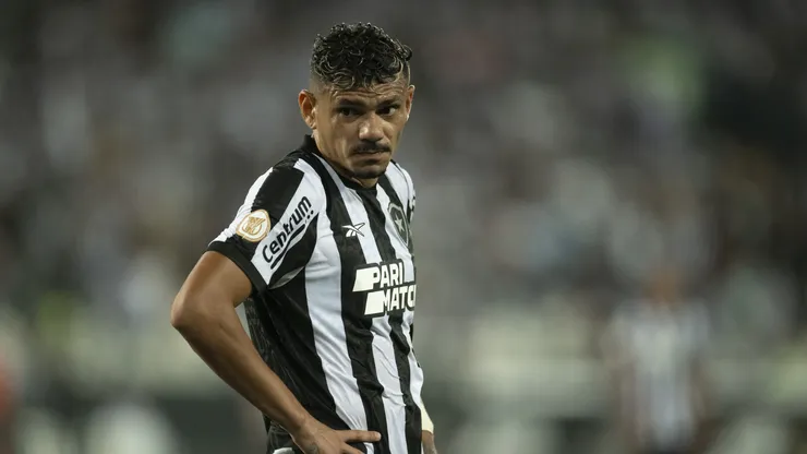 Tiquinho Soares, atacante do Botafogo - Foto: Jorge Rodrigues/AGIF