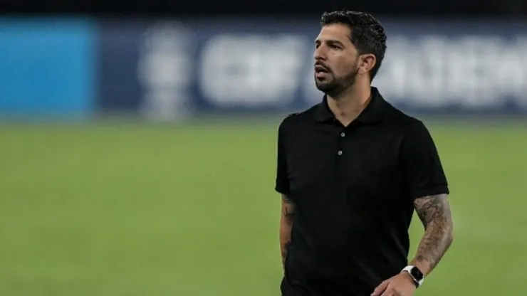 Foto: Thiago Ribeiro/AGIF - Emiliano Díaz, auxiliar-técnico do Vasco