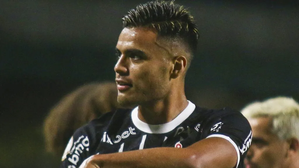 Foto: Gabriel Machado/AGIF - Fausto Vera comemorando seu primeiro gol pelo Corinthians