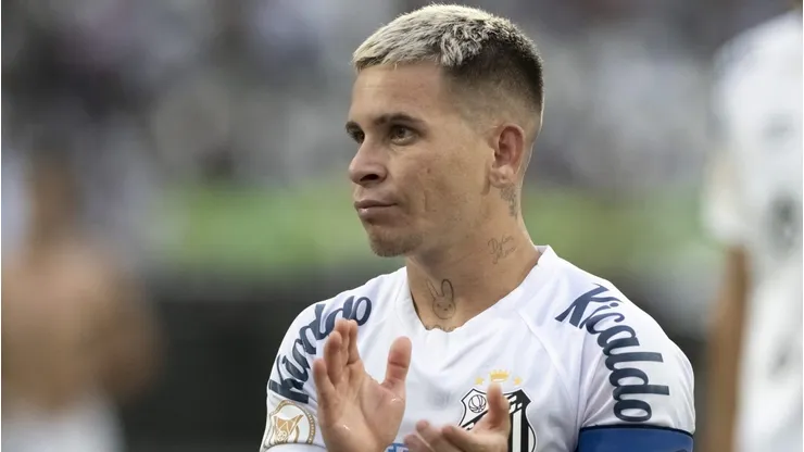 Soteldo jogador do Santos comemora empate apos a partida contra o Botafogo no estadio Engenhao pelo campeonato Brasileiro A 2023. Foto: Jorge Rodrigues/AGIF