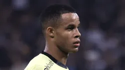 Pedro em ação com o manto alvinegro. Foto: Marcello Zambrana/AGIF