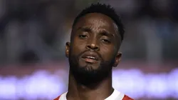 Steven Mendoza tem carro incendiado por torcedores do santos