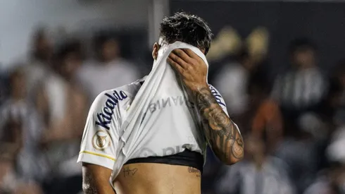 Marcos Leonardo jogador do Santos lamenta durante partida contra o Fortaleza no estadio Vila Belmiro pelo campeonato Brasileiro A 2023. Abner Dourado/AGIF