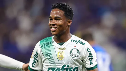 Endrick jogador do Palmeiras comemora seu gol durante partida contra o Cruzeiro no estadio Mineirao pelo campeonato Brasileiro A 2023. Foto: Gilson Lobo/AGIF