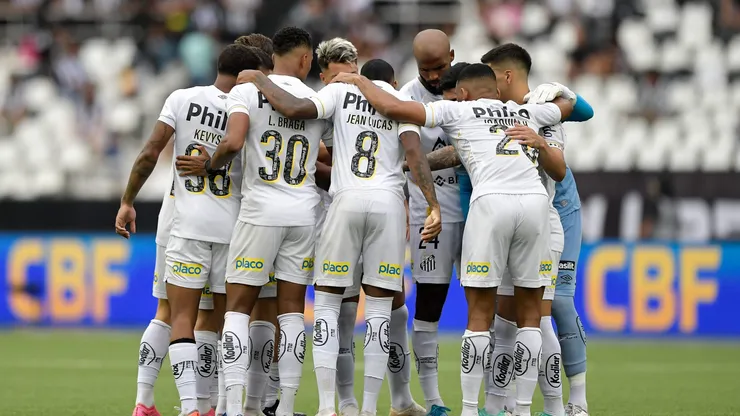 Na próxima temporada, o Santos conta com o retorno de diversos jogadores. Foto: Thiago Ribeiro/AGIF