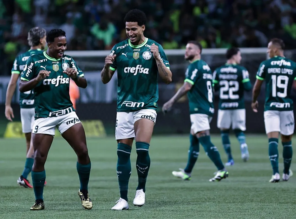 Jogadores do Palmeiras comemoram gol -  Foto: Fabio Giannelli/AGIF