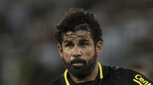 Diego Costa tem futuro indefinido no Botafogo. Foto: Jorge Rodrigues/AGIF