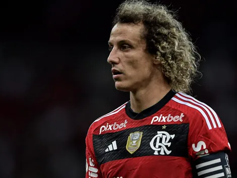 David Luiz recebe convite para deixar Fla e seguir no Brasil