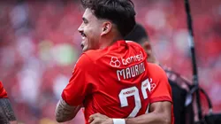 BA - PORTO ALEGRE - 22/10/2023 - BRASILEIRO A 2023, INTERNACIONAL X SANTOS - Wanderson jogador do Internacional comemora seu gol com Mauricio jogador da sua equipe durante partida contra o Santos no estadio Beira-Rio pelo campeonato Brasileiro A 2023. Foto: Maxi Franzoi/AGIF