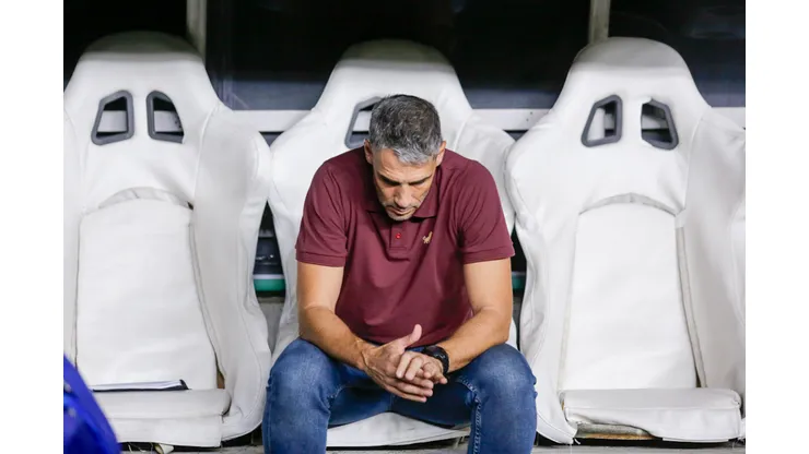CE - FORTALEZA - 26/11/2023 - BRASILEIRO A 2023, FORTALEZA X PALMEIRAS - Vojvoda tecnico do Fortaleza durante partida contra o Palmeiras no estadio Arena Castelao pelo campeonato Brasileiro A 2023. Foto: Lucas Emanuel/AGIF