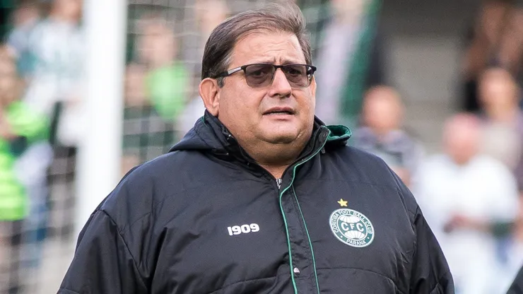 Guto Ferreira está de volta ao Coxa. Foto: Robson Mafra/AGIF