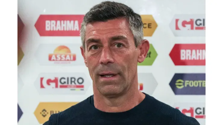 Foto: Robson Mafra/AGIF - Pedro Caixinha, técnico do Bragantino