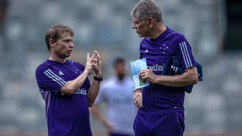 Fernando Seabra e Paulo Autuori, do Cruzeiro — Foto: Gustavo Aleixo/Cruzeiro