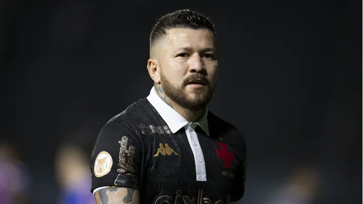 Rossi jogador do Vasco entra na mira do Sporting Cristal para 2024