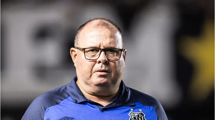 Marcelo Fernandes tenta evitar rebaixamento inédito no Santos. Foto: Abner Dourado/AGIF