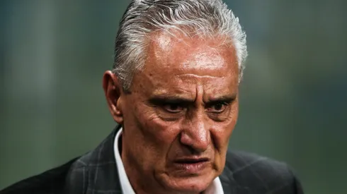 Tite, técnico do Flamengo, durante partida contra o Gremio no estadio Arena do Gremio pelo campeonato Brasileiro A 2023. Foto: Giancarlo Santorum/AGIF