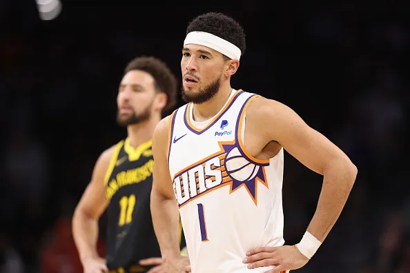 Devin Booker está de volta ao Suns. Foto: Getty Images
