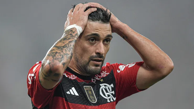 Arrascaeta foi o centro das atenções nesta 2ª no Flamengo ao postar sobre um assunto muito sério na vida real - Foto: Thiago Ribeiro/AGIF