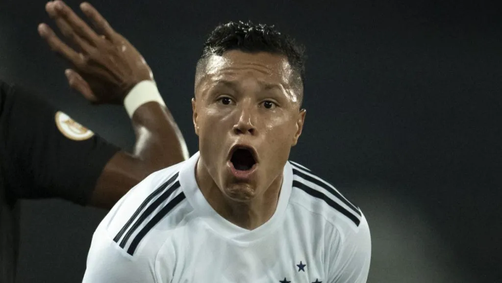 Marlon jogador do Cruzeiro durante partida contra o Botafogo no estadio Engenhao