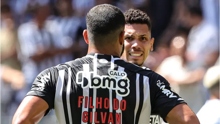 Hulk e Paulinho alcançaram marcas incríveis pelo Galo.. Foto: Gilson Lobo/AGIF