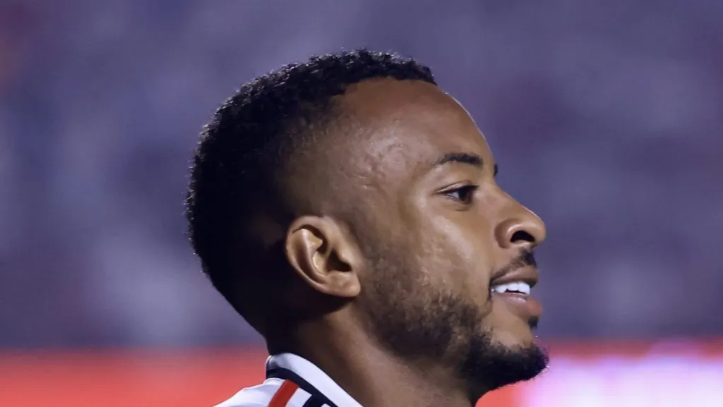 Welington, lateral do São Paulo. Foto: Marcello Zambrana/AGIF