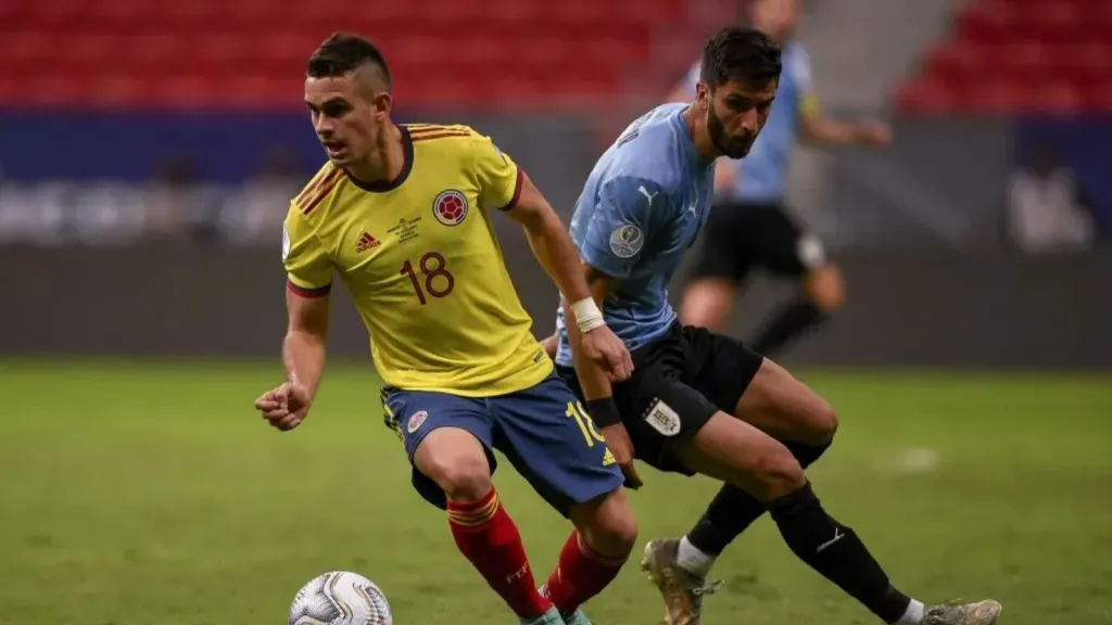 Foto: Mateus Bonomi/AGIF – Atacante Borré pode pintar no Grêmio em 2024