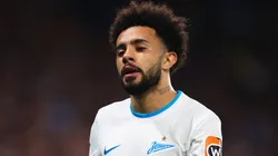 Claudinho com a camisa do Zenit - Foto: Clive Rose/Getty Images