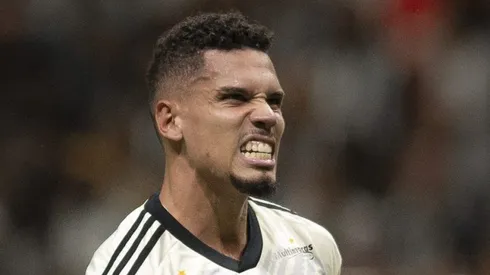 O atacante Paulinho vem jogando muito e teve bastidores envolvendo o Flamengo Foto: Alessandra Torres/AGIF