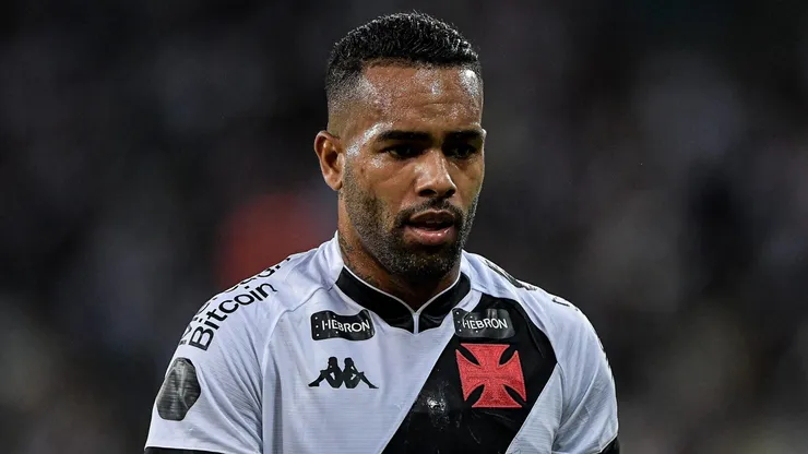 Alex Teixeira é um dos três do Vasco que vão sair após o Brasileiro - Foto: Thiago Ribeiro/AGIF