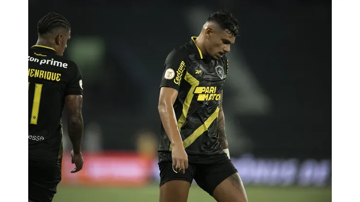 03/12/2023 - BRASILEIRO A 2023, BOTAFOGO X CRUZEIRO - Tiquinho Soares jogador do Botafogo lamenta durante partida contra o Cruzeiro no estádio Engenhão pelo campeonato Brasileiro A 2023. Foto: Jorge Rodrigues/AGIF