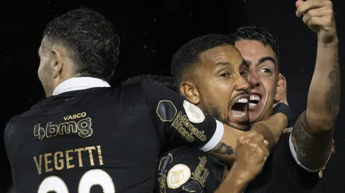 Briga do Vasco vai até a última rodada. Foto: Jorge Rodrigues/AGIF
