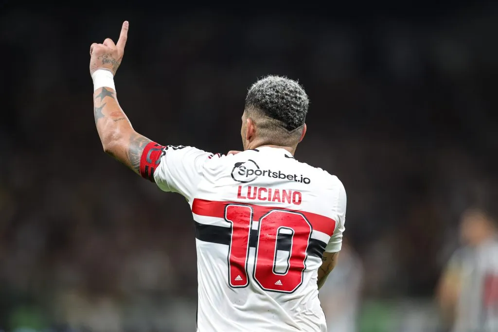 Luciano assumiu a camisa 10 no ano passado. Foto: Gilson Lobo/AGIF