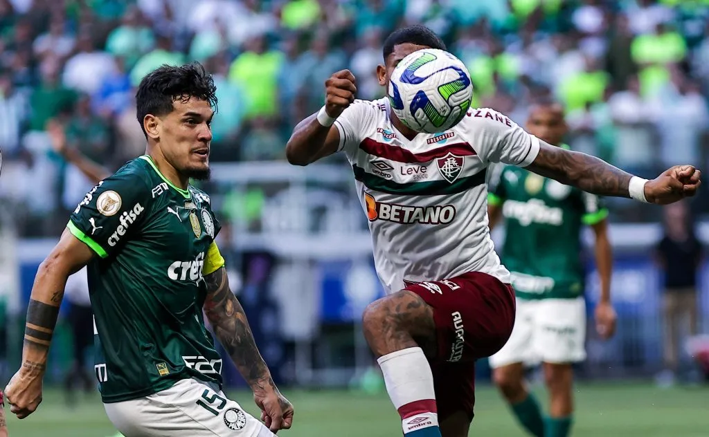 SP – SAO PAULO – 03/12/2023 – BRASILEIRO A 2023, PALMEIRAS X FLUMINENSE – Gustavo Gomez jogador do Palmeiras durante partida contra o Fluminense no estadio Arena Allianz Parque pelo campeonato Brasileiro A 2023. Foto: Fabio Giannelli/AGIF