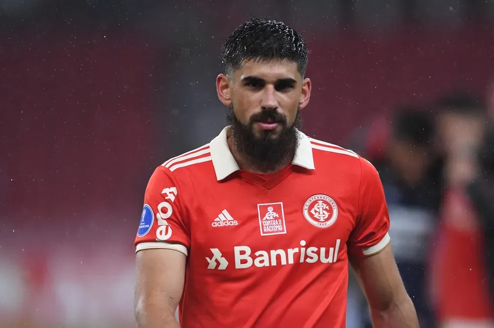 Bruno Méndez em ação pelo Internacional em 2021 e 2022 – Foto: Ricardo Duarte/Internacional