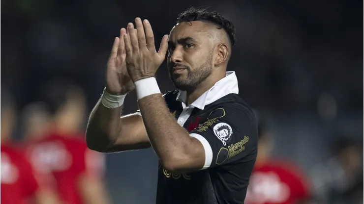 Dimitri Payet se declarou a torcida do Vasco. Foto: Jorge Rodrigues/AGIF