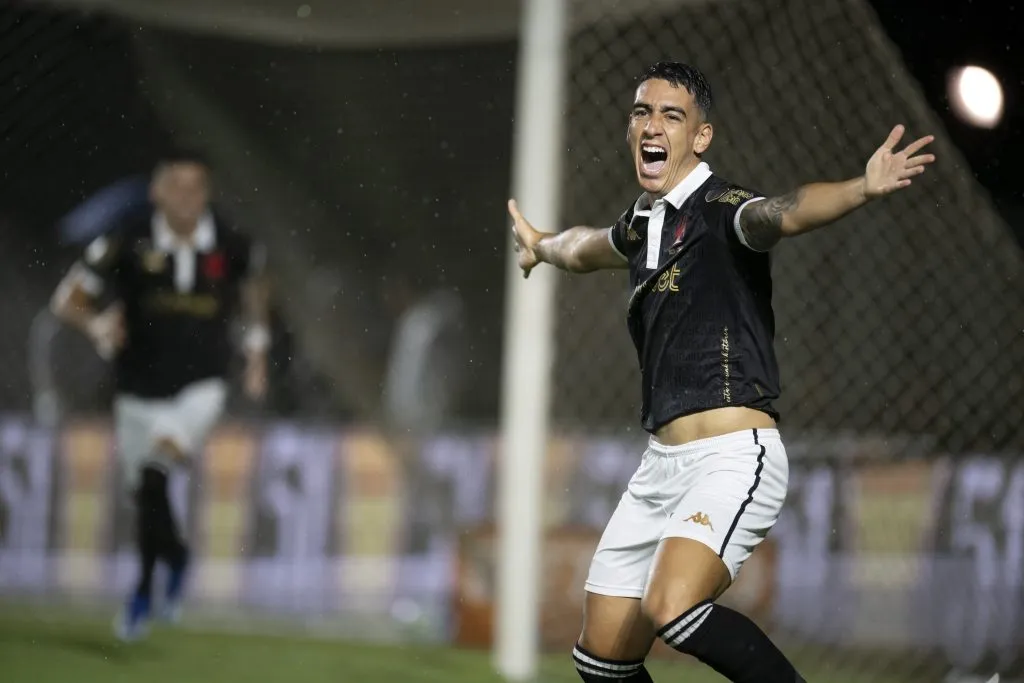 Puma celebrando o gol diante do Corinthians. Foto: Jorge Rodrigues/AGIF