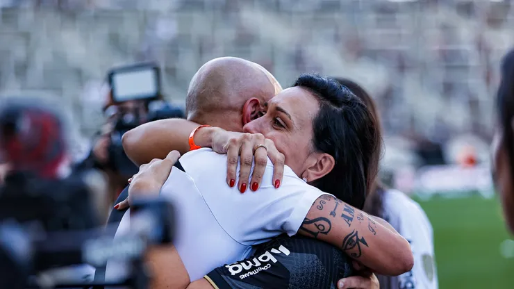 Fabio Giannelli/AGIF - Fábio Santos foi homenageado pelo Corinthians