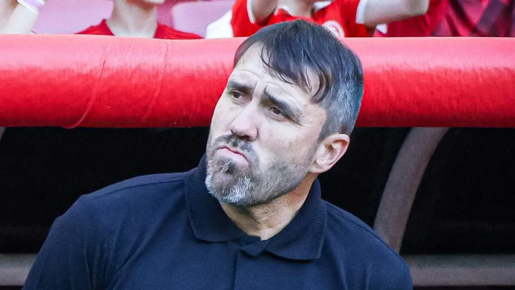 Eduardo Coudet tecnico do Internacional durante partida contra o Bragantino