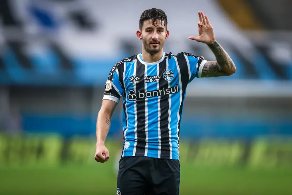 Mathías Villasanti em ação pelo Grêmio – Foto: Lucas Uebel/Grêmio