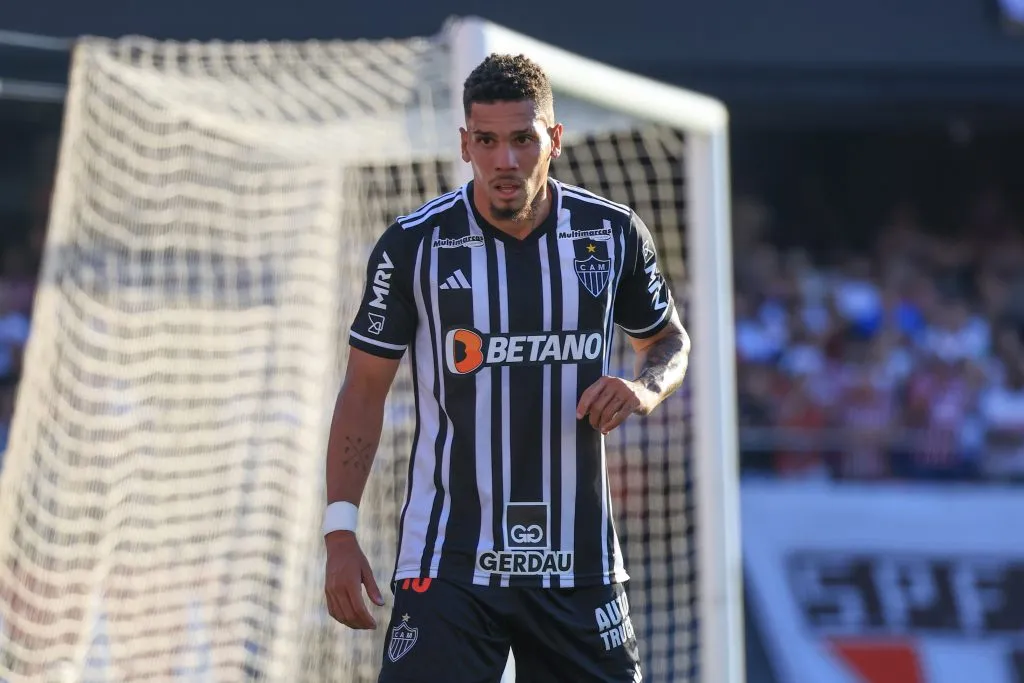 Paulinho no jogo diante do São Paulo. Foto: Marcello Zambrana/AGIF