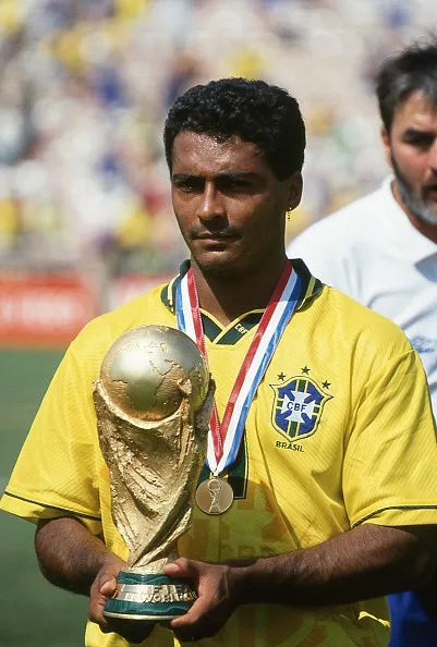 Romário é campeão com a Seleção. (Photo by Alessandro Sabattini/Getty Images)