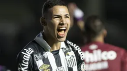 Foto: Jorge Rodrigues/AGIF - Deivid Washington em partida pelo Santos no Campeonato Brasileiro