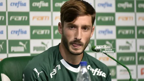 Foto: Bruno Ulivieri/AGIF - Matías Viña em sua apresentação no Palmeiras, em 2020