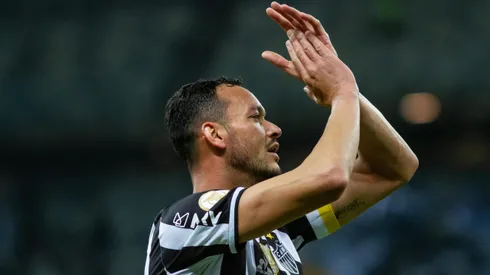 Réver jogador do Atletico-MG comemora seu gol durante partida contra o Fortaleza no estadio Mineirao pelo campeonato Brasileiro A 2022. Foto: Fernando Moreno/AGIF