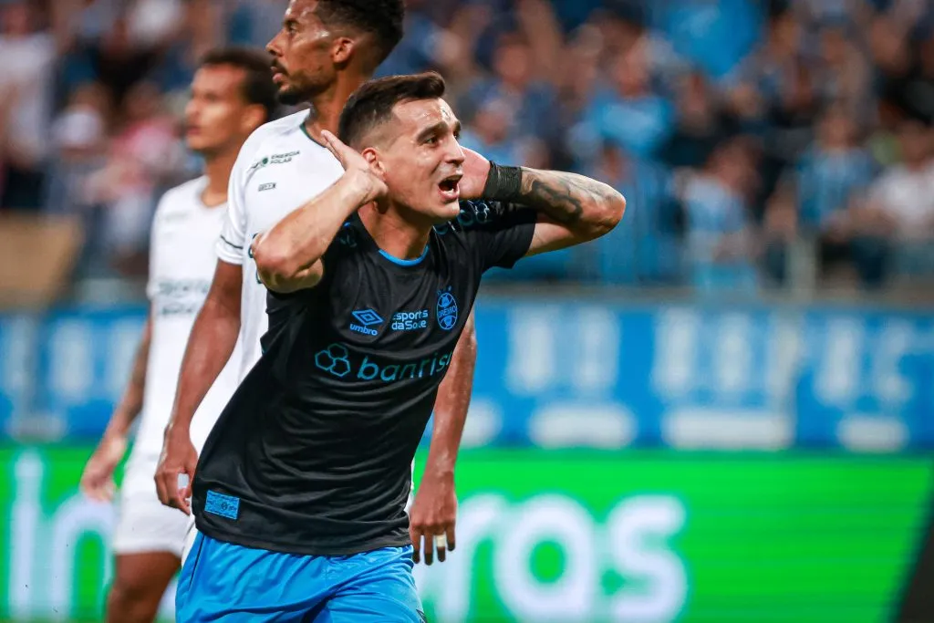 Foto: Maxi Franzoi/AGIF – Cristaldo marcou um dos gols da vitória do Grêmio sobre o Goiás