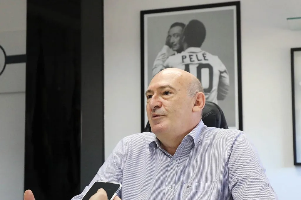 Andrés Rueda começa a se despedir do Peixe. Edu Dracena não aliviou ao avaliar a gestão – Foto: Pedro Ernesto Guerra Azevedo/Santos FC