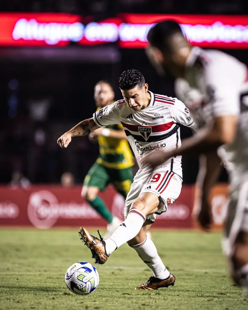 James Rodríguez, jogador do São Paulo, durante partida contra o Cuiaba no estádio Morumbi pelo campeonato Brasileiro A 2023. Foto: Abner Dourado/AGIF