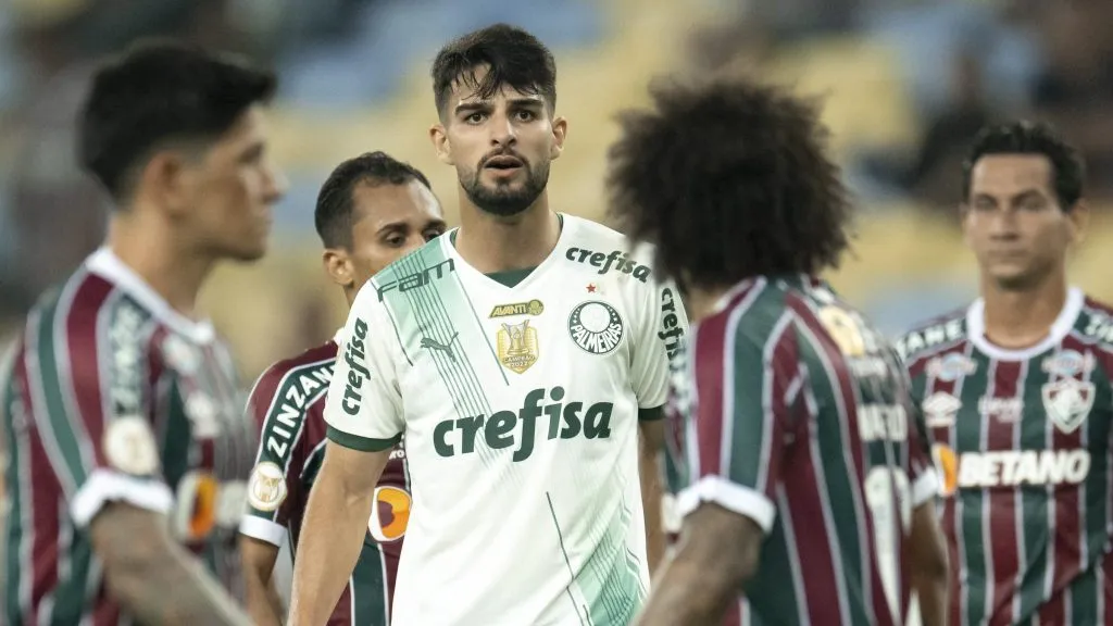 Fluminense e Palmeiras se enfrentando no Maracanã